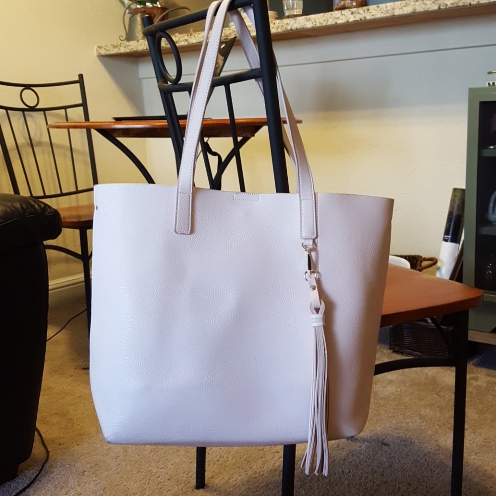 Great condition light pink large pleather tote